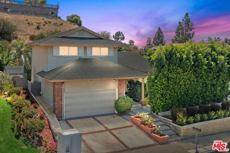Photo 1 of 48 - 11246 Yolanda Ave, Porter Ranch, CA 91326