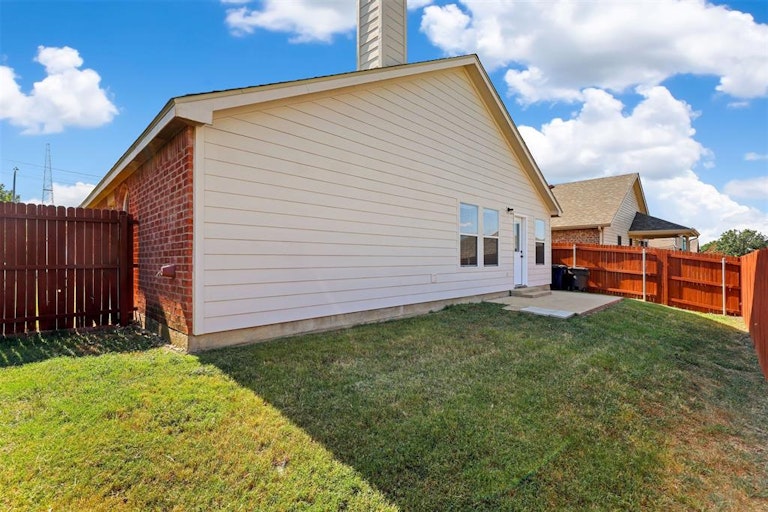 Photo 23 of 25 - 10121 Sourwood Dr, Fort Worth, TX 76244