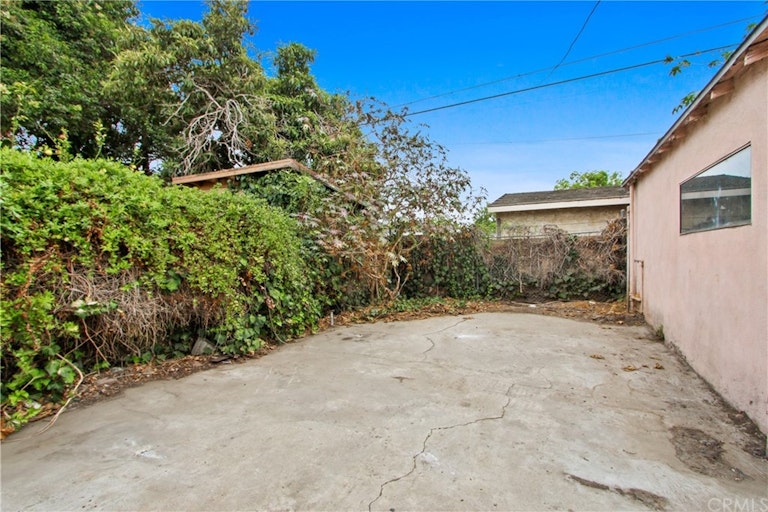 Photo 17 of 18 - 226 E 88th Pl, Los Angeles, CA 90003