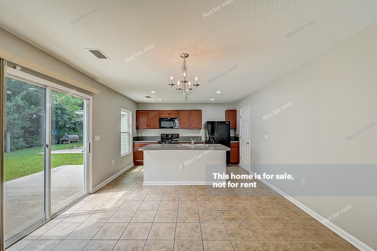 Photo 11 of 26 - 12109 Alexandra Dr, Jacksonville, FL 32218