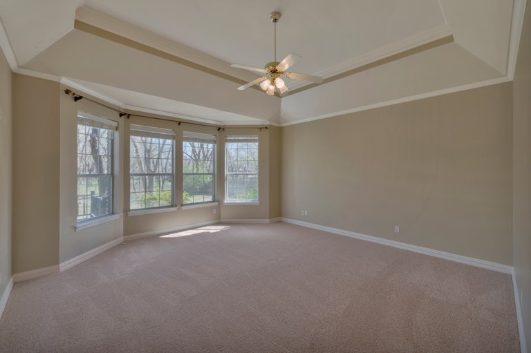 Photo 20 of 38 - 5705 Pleasant Run Rd, Colleyville, TX 76034