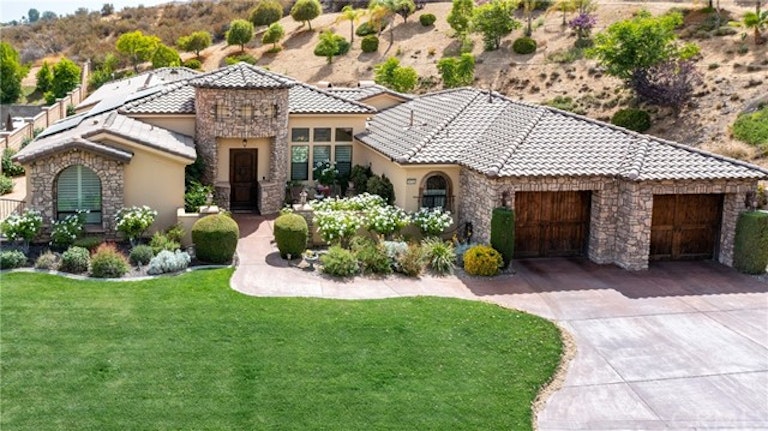 Photo 3 of 48 - 34722 Simi Dr, Yucaipa, CA 92399