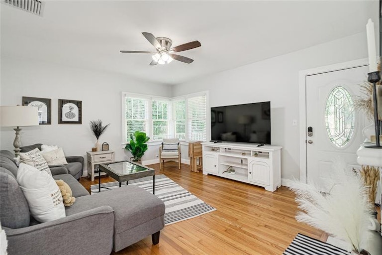 Photo 9 of 43 - 725 S Rushing Ave, Lakeland, FL 33801