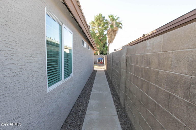 Photo 4 of 44 - 3048 W Zachary Dr, Phoenix, AZ 85027