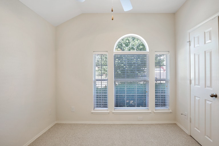 Photo 21 of 25 - 7413 Diamond Springs Trl, Fort Worth, TX 76123