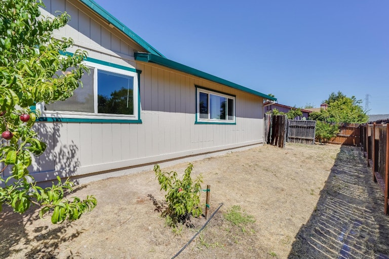 Photo 30 of 36 - 4636 Baywind Dr, Sacramento, CA 95838