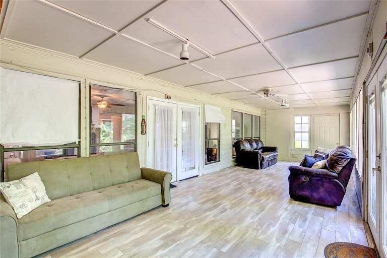 Photo 27 of 39 - 2914 Starboard Dr, Rockwall, TX 75087