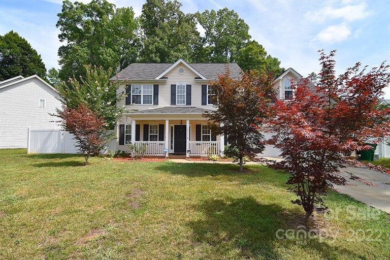 Photo 1 of 38 - 10018 Feldbank Dr, Charlotte, NC 28216
