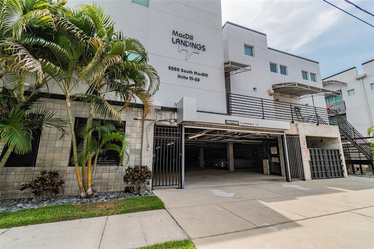 Photo 31 of 35 - 5008 S MacDill Ave #4, Tampa, FL 33611