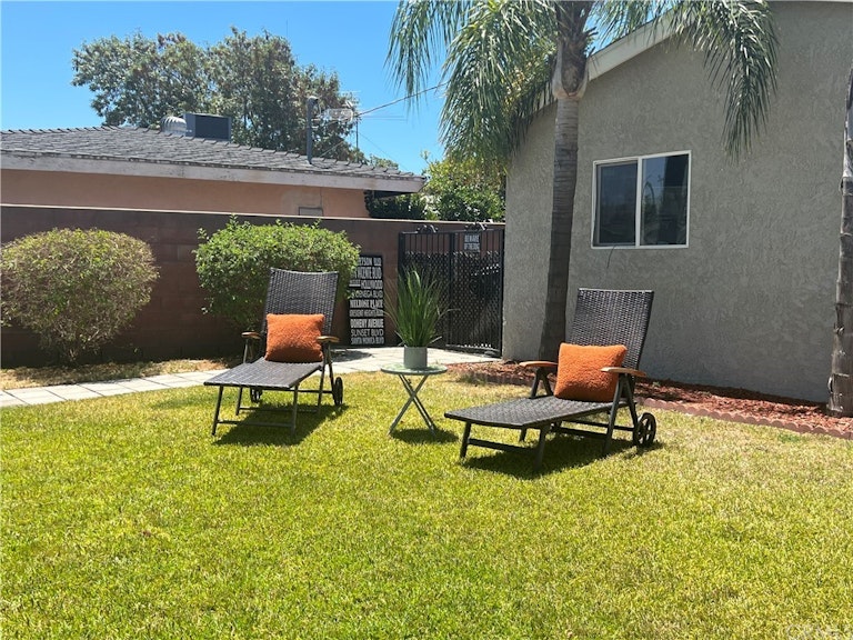 Photo 4 of 36 - 1444 W Lory Ave, Anaheim, CA 92802