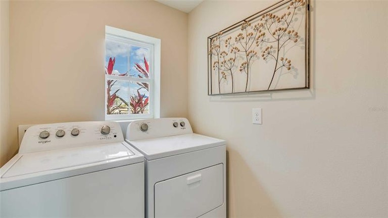 Photo 11 of 11 - 3227 Hilltop Cir, Bradenton, FL 34211