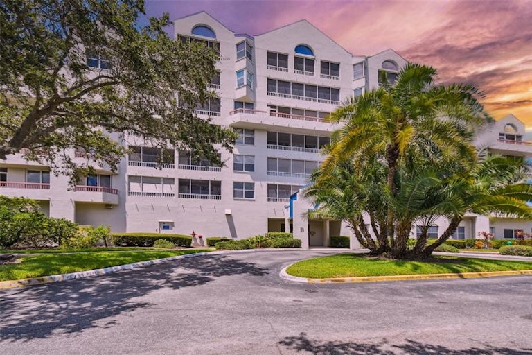 Photo 39 of 51 - 2333 Feather Sound Dr Unit B507, Clearwater, FL 33762