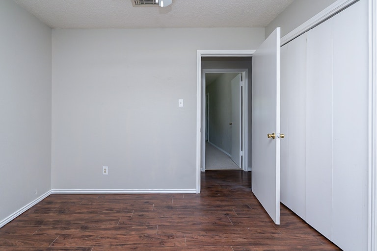 Photo 14 of 18 - 1708 Oak Tree Dr, Denton, TX 76209