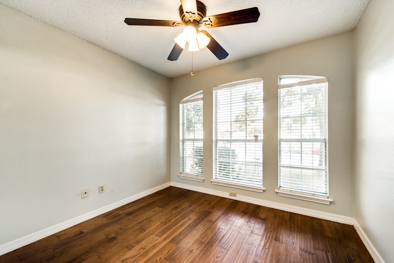 Photo 18 of 22 - 6430 Teresa Ln, Rowlett, TX 75089