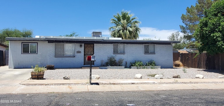 Photo 2 of 28 - 3502 S Grady Ave, Tucson, AZ 85730