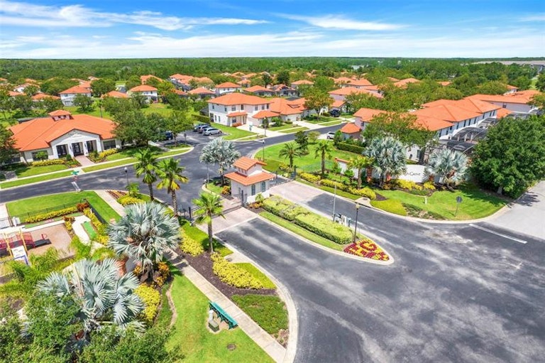 Photo 8 of 33 - 134 Sandy Point Way, Clermont, FL 34714