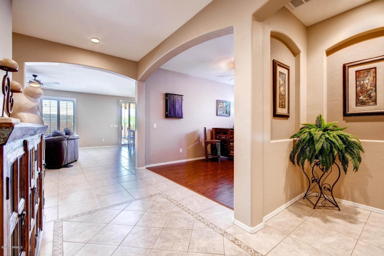 Photo 6 of 28 - 6233 W Bajada Rd, Phoenix, AZ 85083