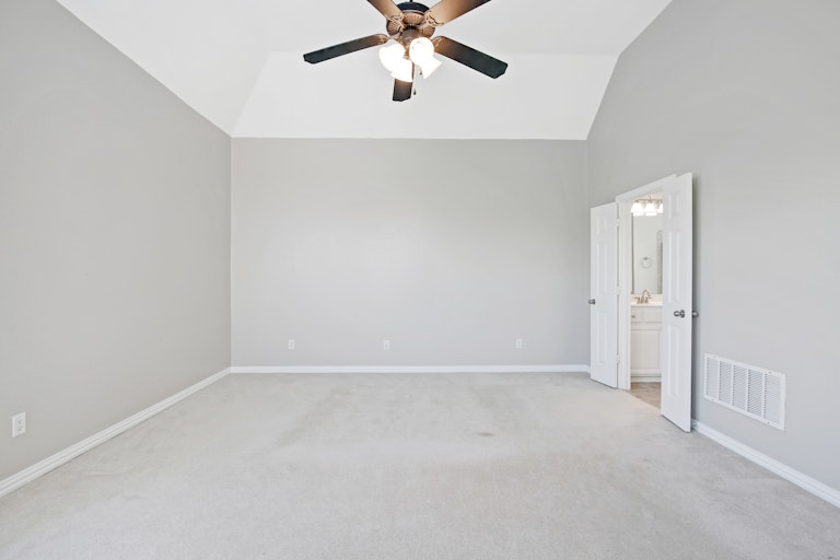 Photo 15 of 29 - 9604 Birdville Way, Fort Worth, TX 76244