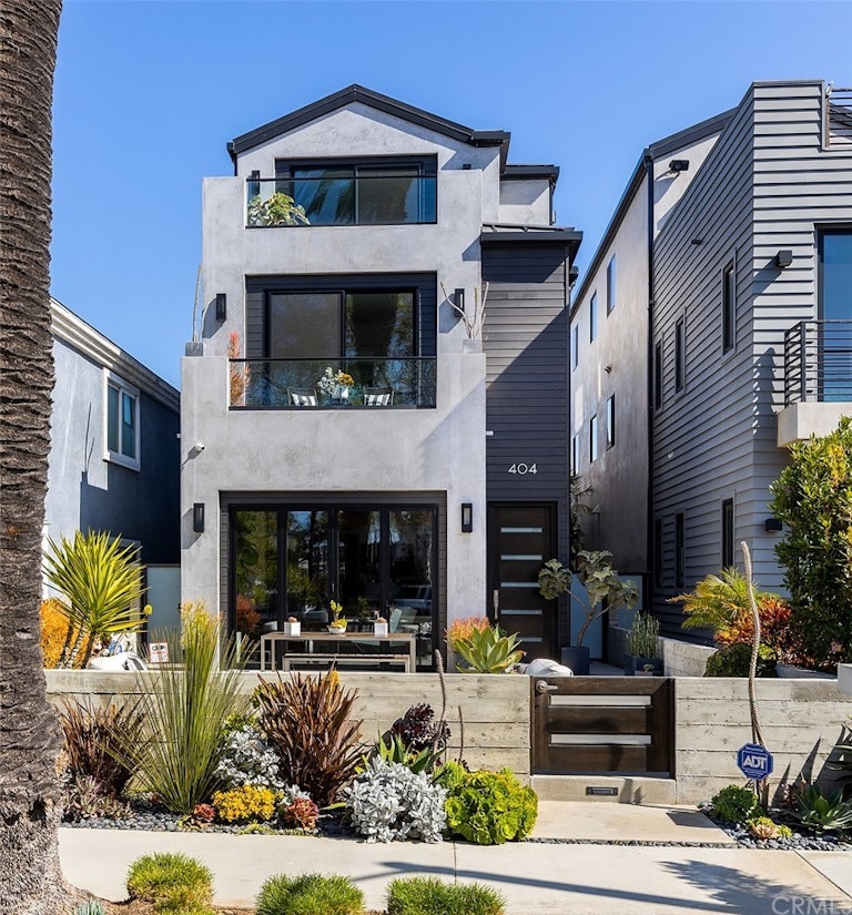 Photo 32 of 37 - 404 10th St, Huntington Beach, CA 92648