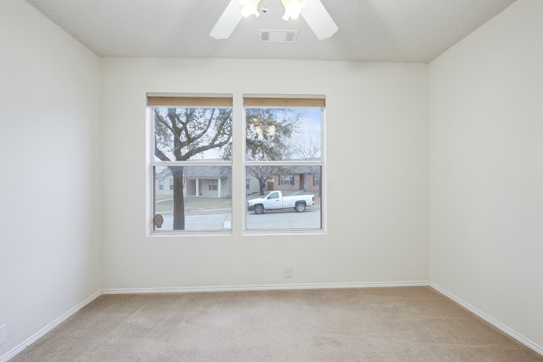 Photo 13 of 25 - 7635 Wesleyan Dr, Dallas, TX 75241
