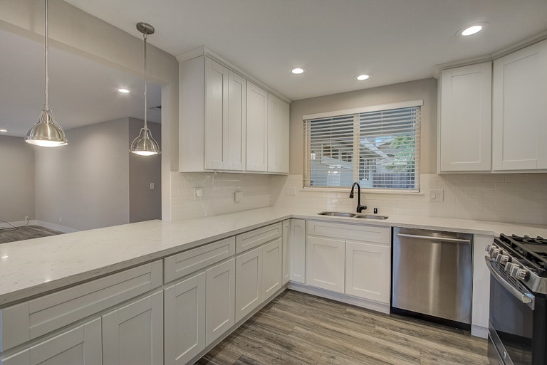 Photo 4 of 33 - 4342 Alderwood Way, Sacramento, CA 95864