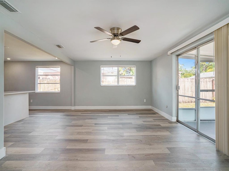 Photo 6 of 24 - 5230 87th Ter N, Pinellas Park, FL 33782