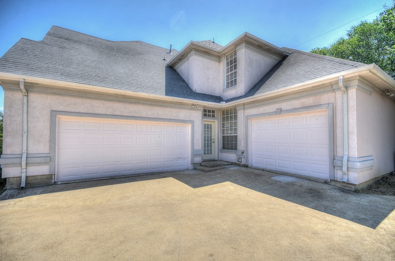 Photo 43 of 43 - 2206 Club Creek Cir, Garland, TX 75043