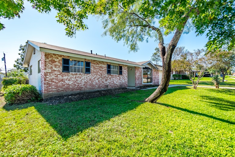 Photo 21 of 21 - 6262 Elm Valley Dr, San Antonio, TX 78242