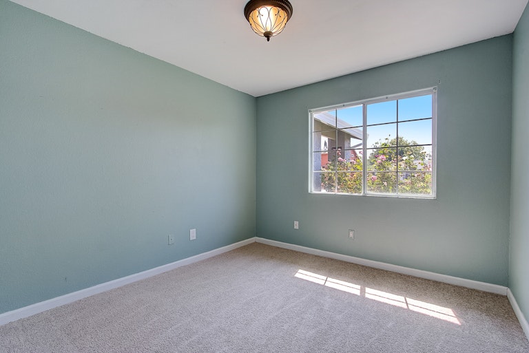Photo 26 of 35 - 8208 Newbridge Way, Citrus Heights, CA 95610