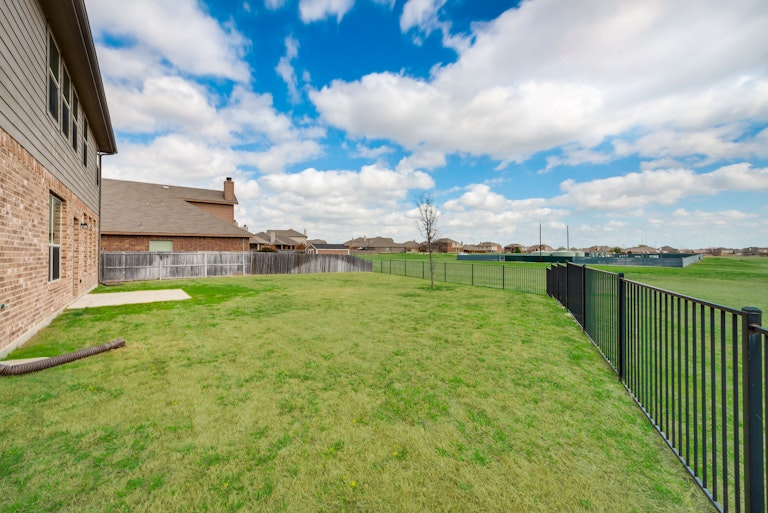 Photo 26 of 28 - 14000 Zippo Way, Haslet, TX 76052