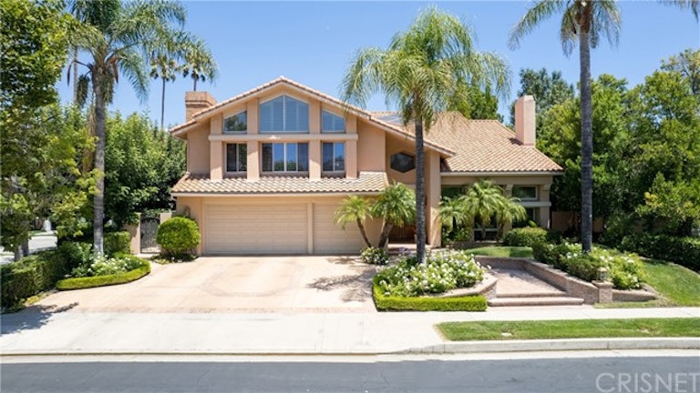 Photo 1 of 72 - 10214 Candleberry Ln, Northridge, CA 91324