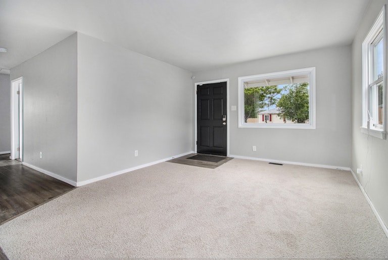 Photo 11 of 19 - 2121 E 89th Ave, Thornton, CO 80229
