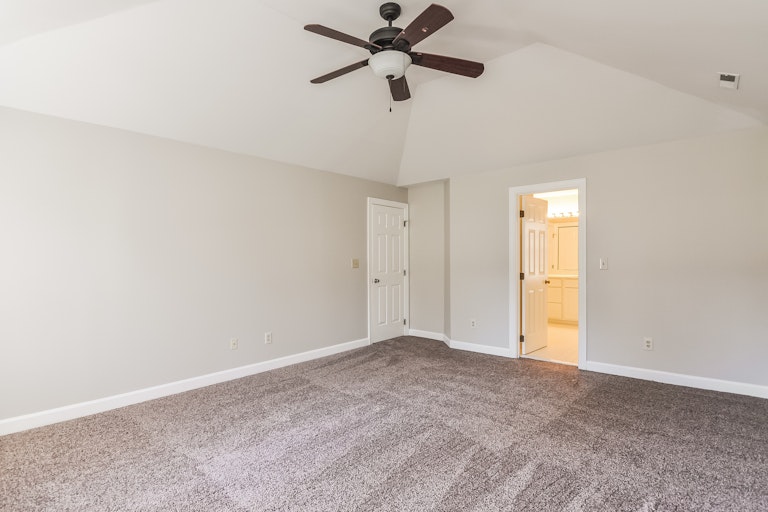 Photo 13 of 25 - 15 Shasta Ct, Durham, NC 27713