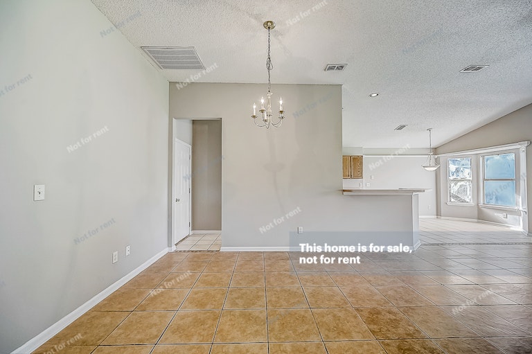 Photo 20 of 37 - 12262 Gehrig Dr, Jacksonville, FL 32224