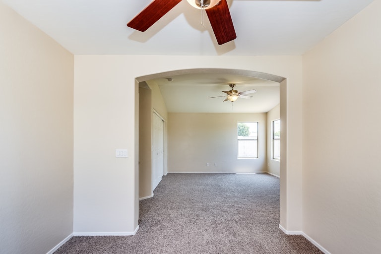 Photo 9 of 15 - 10759 W Edgemont Ave, Avondale, AZ 85392
