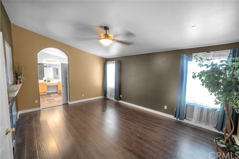 Photo 33 of 50 - 7491 Spindlewood Dr, Eastvale, CA 92880
