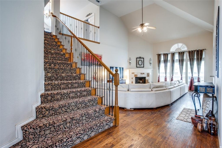 Photo 4 of 38 - 5803 Lone Rock Rd, Frisco, TX 75036