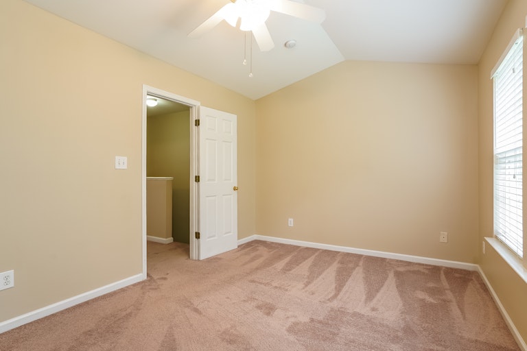 Photo 15 of 25 - 8302 Aspen Mountain Ct, Raleigh, NC 27616