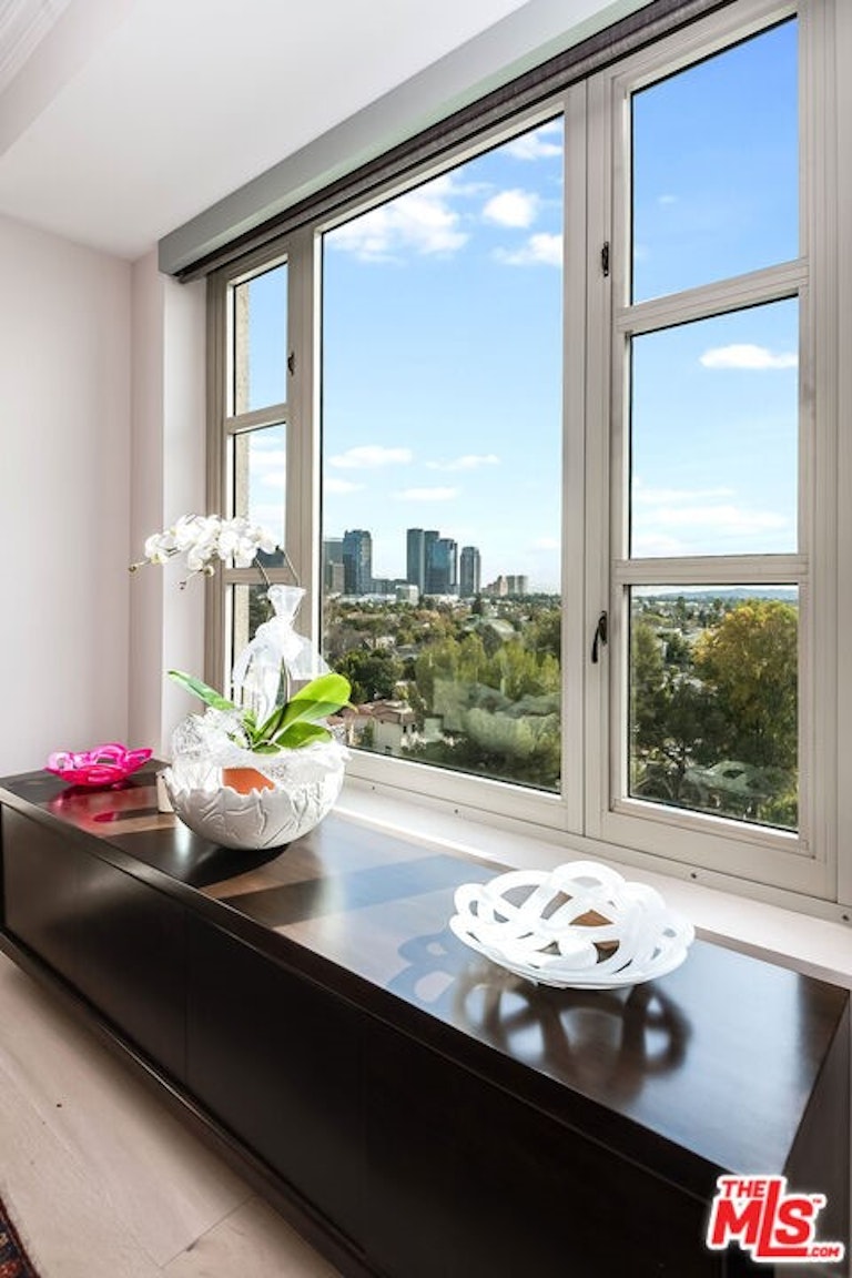 Photo 20 of 26 - 10580 Wilshire Blvd #7SW, Los Angeles, CA 90024
