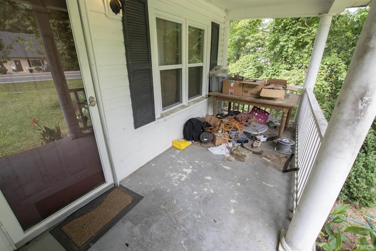 Photo 3 of 33 - 104 Archdale Dr, Durham, NC 27707