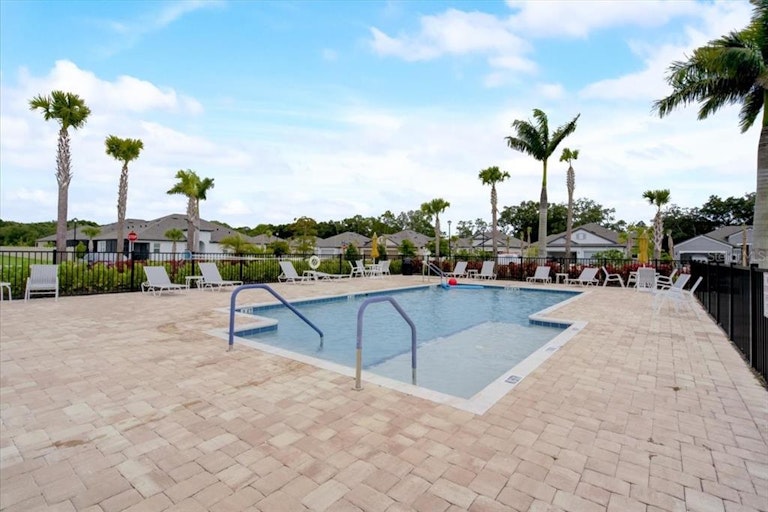 Photo 35 of 38 - 6026 Amberly Dr, Bradenton, FL 34208