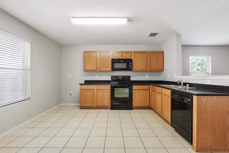 Photo 3 of 26 - 16728 Woodside Dr, Justin, TX 76247