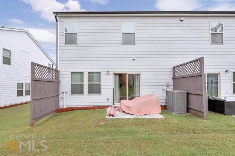 Photo 32 of 33 - 5341 Glade Park Dr, Lilburn, GA 30047