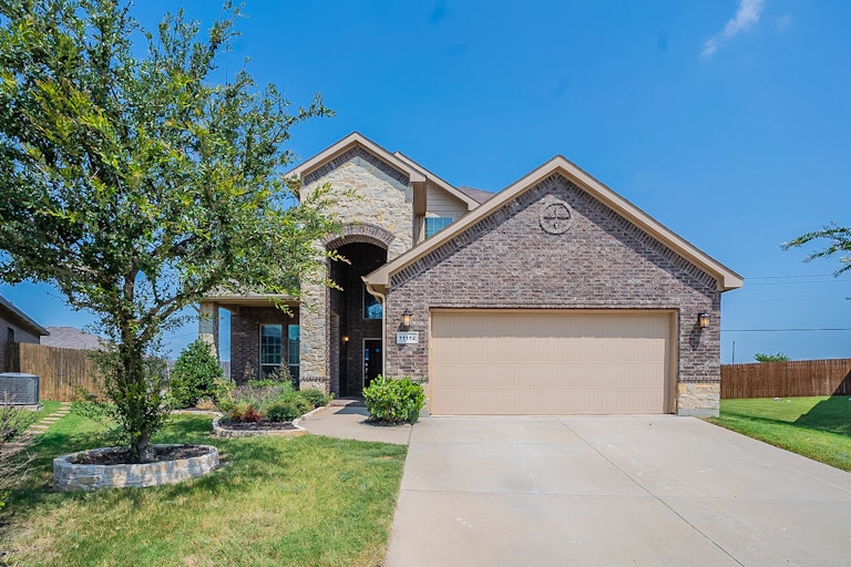 Photo 1 of 29 - 11112 Dunlavin Ct, Haslet, TX 76052
