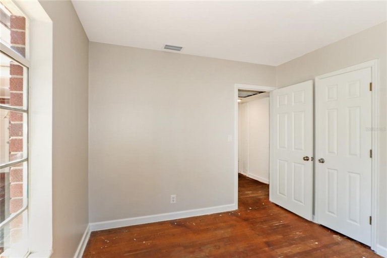 Photo 23 of 35 - 2601 Upton St S, Gulfport, FL 33711