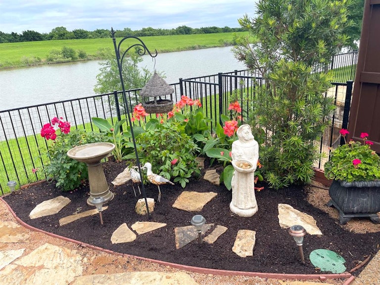 Photo 26 of 28 - 8904 Lakewood Dr, Irving, TX 75063