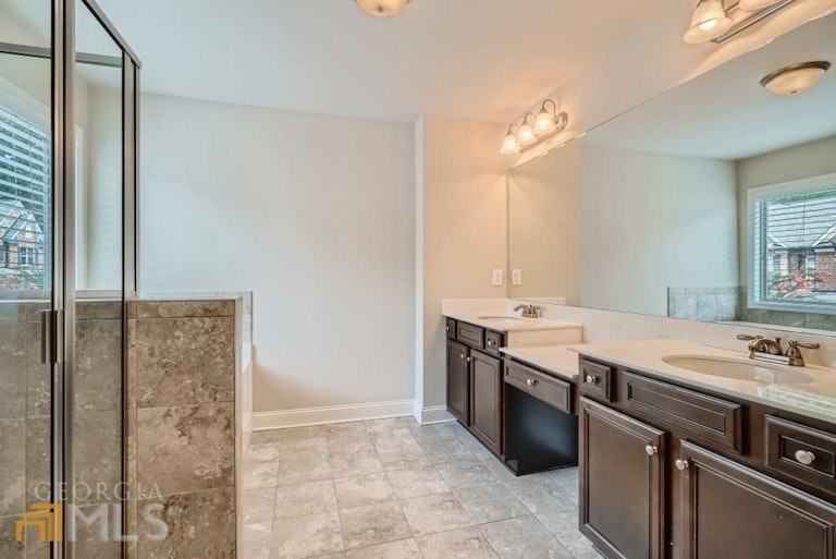 Photo 15 of 26 - 410 Holdings Dr, Lawrenceville, GA 30044