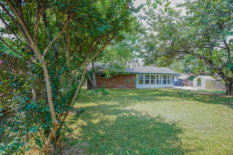 Photo 23 of 23 - 6425 Trail Lake Dr, Fort Worth, TX 76133