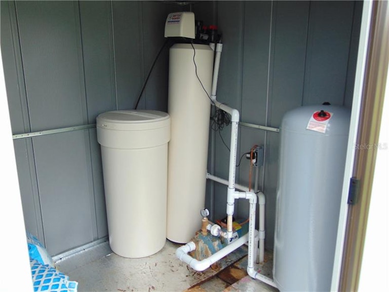 Photo 16 of 20 - 6608 W Knights Griffin Rd, Plant City, FL 33565