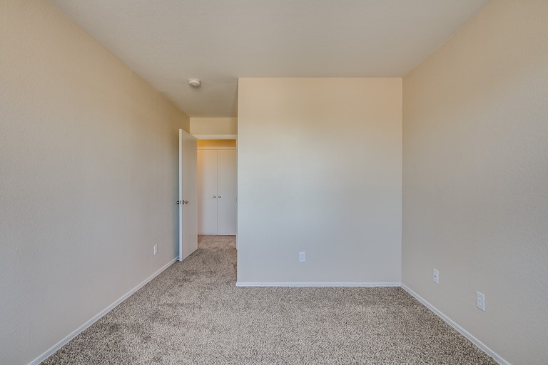 Photo 22 of 34 - 523 E Beth Dr, Phoenix, AZ 85042